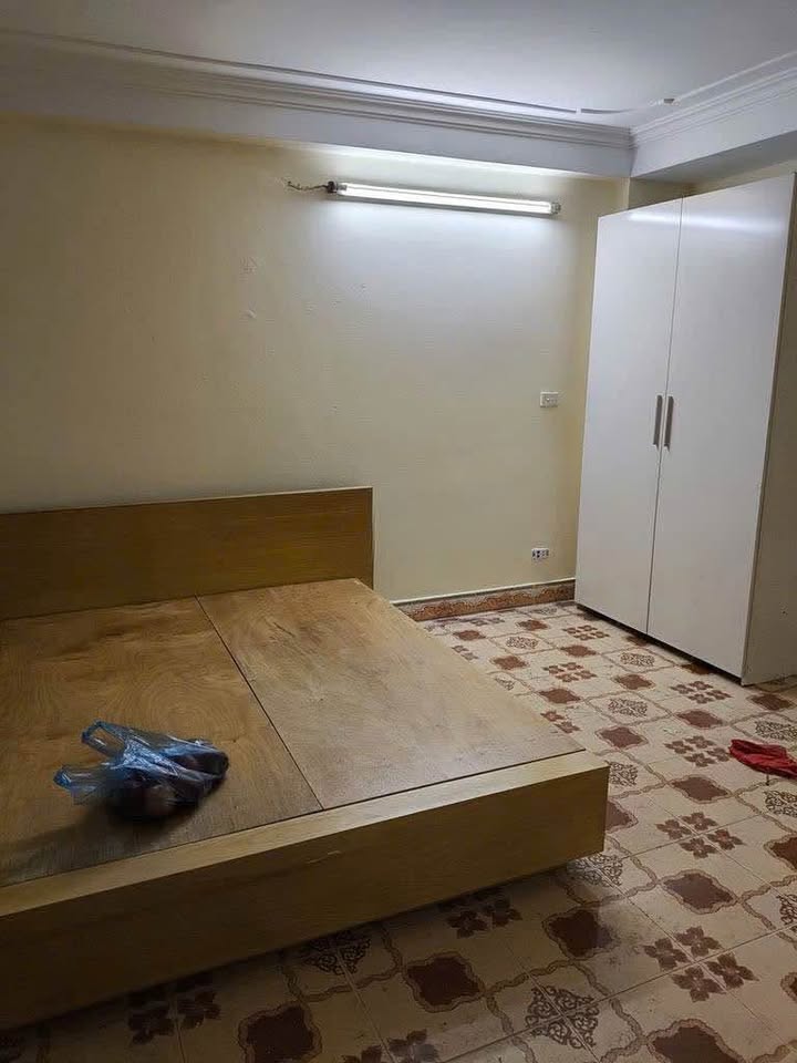 Nhà tập thể cho thuê tại Nguyễn Trãi, Thanh Xuân - Diện tích 100m², giá 8 triệu/tháng!