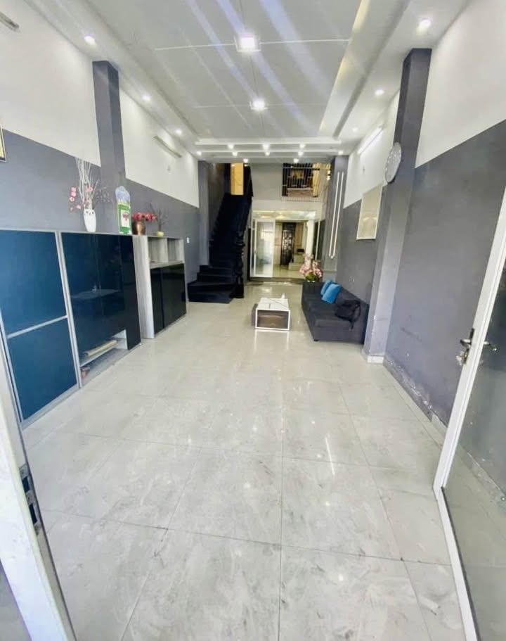 Nhà mặt tiền Ngô Quyền, Sơn Trà 78m² giá 11 tỷ - Kinh doanh sầm uất!