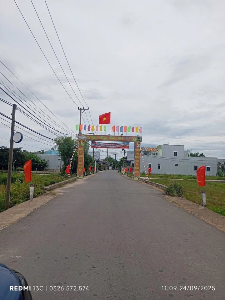 Đất thổ cư Thôn Nam Hòa Tiến 278m² giá 1.37 tỷ - Sổ đỏ chính chủ, ô tô tránh nhau!