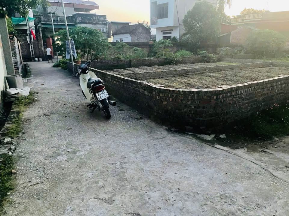 Đất Ngũ Thái - Thuận Thành 141m² giá 1.9 tỷ - Sổ đỏ chính chủ, tiện ích đầy đủ!