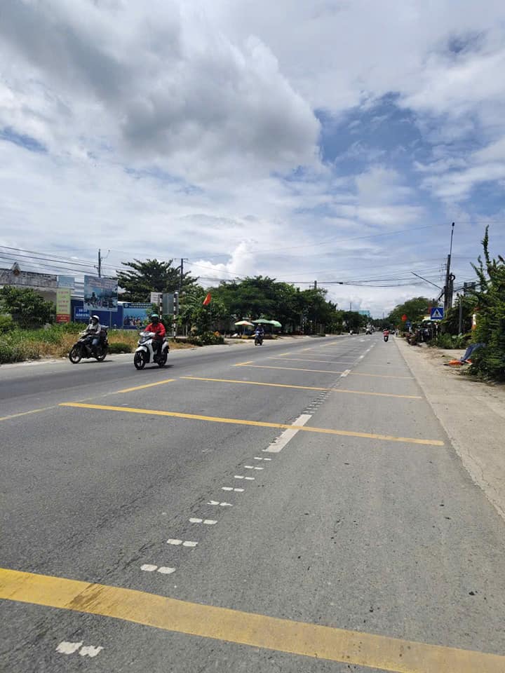 Đất mặt tiền Quốc lộ 1A Thạnh Phú 12,100m² giá 7 tỷ - Cơ hội đầu tư hấp dẫn!