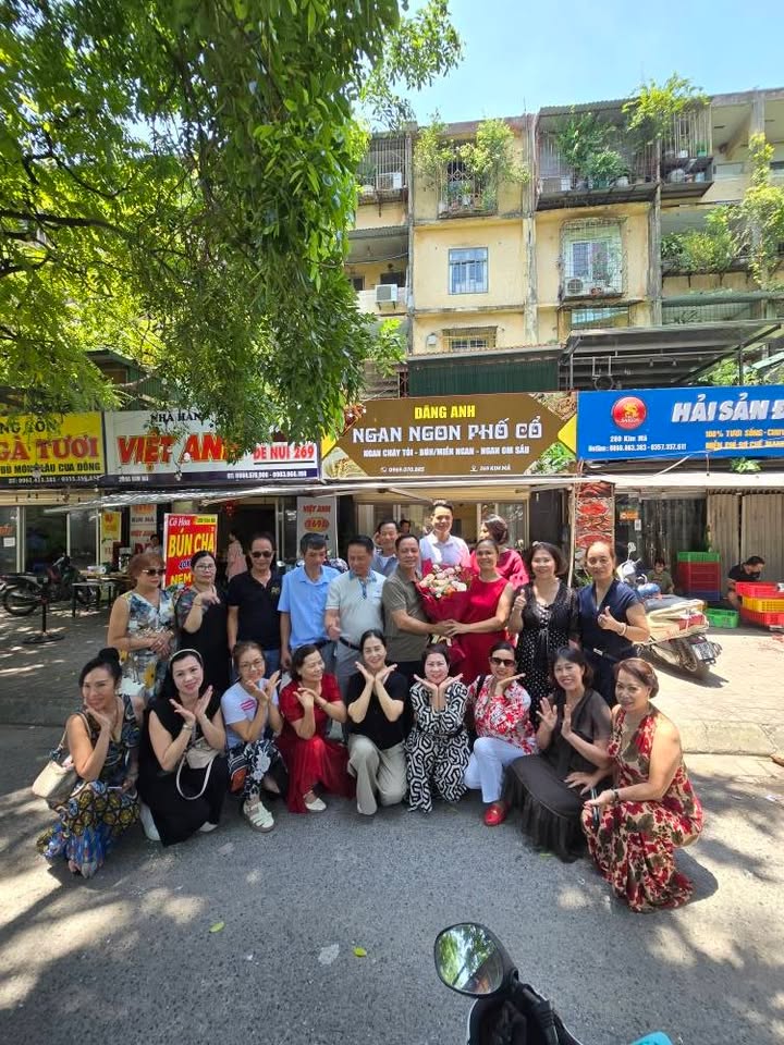 Quán ăn mặt phố Kim Mã 130m² - Sang nhượng chính chủ, sẵn sàng kinh doanh!