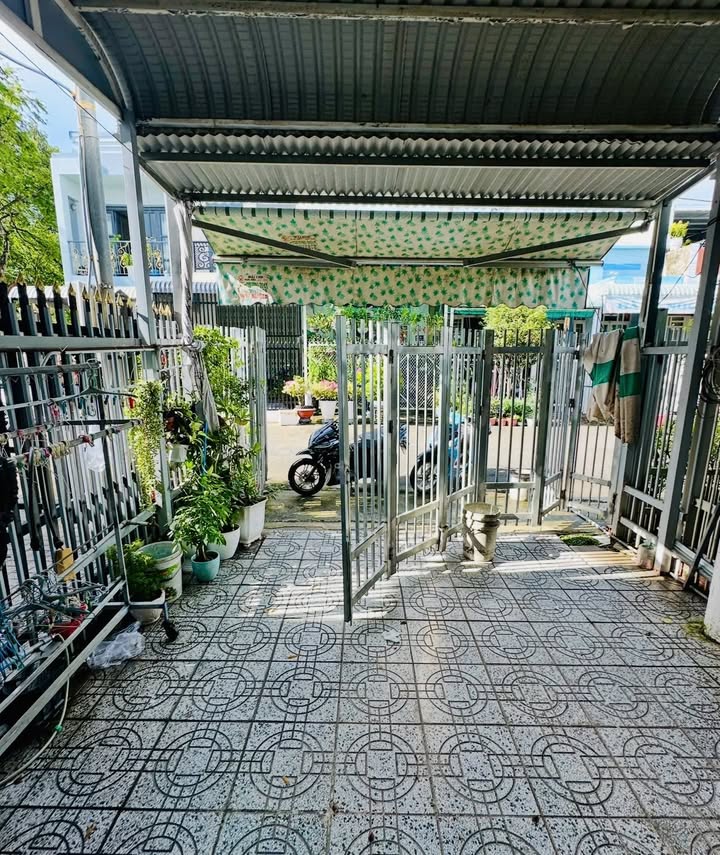 Nhà cho thuê KĐT Sao Mai - 4.5 triệu/tháng - Sân rộng đậu ô tô