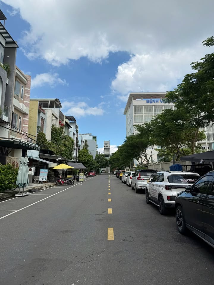 Nhà 3 tầng mặt tiền Vĩnh Tân, Hải Châu 74m² giá 9 tỷ - Đối diện bệnh viện!