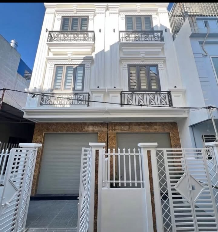 Nhà đẹp phố Phương Lưu, Hải An, 52m² giá 3.3 tỷ - Thiết kế hiện đại, sân cổng riêng!