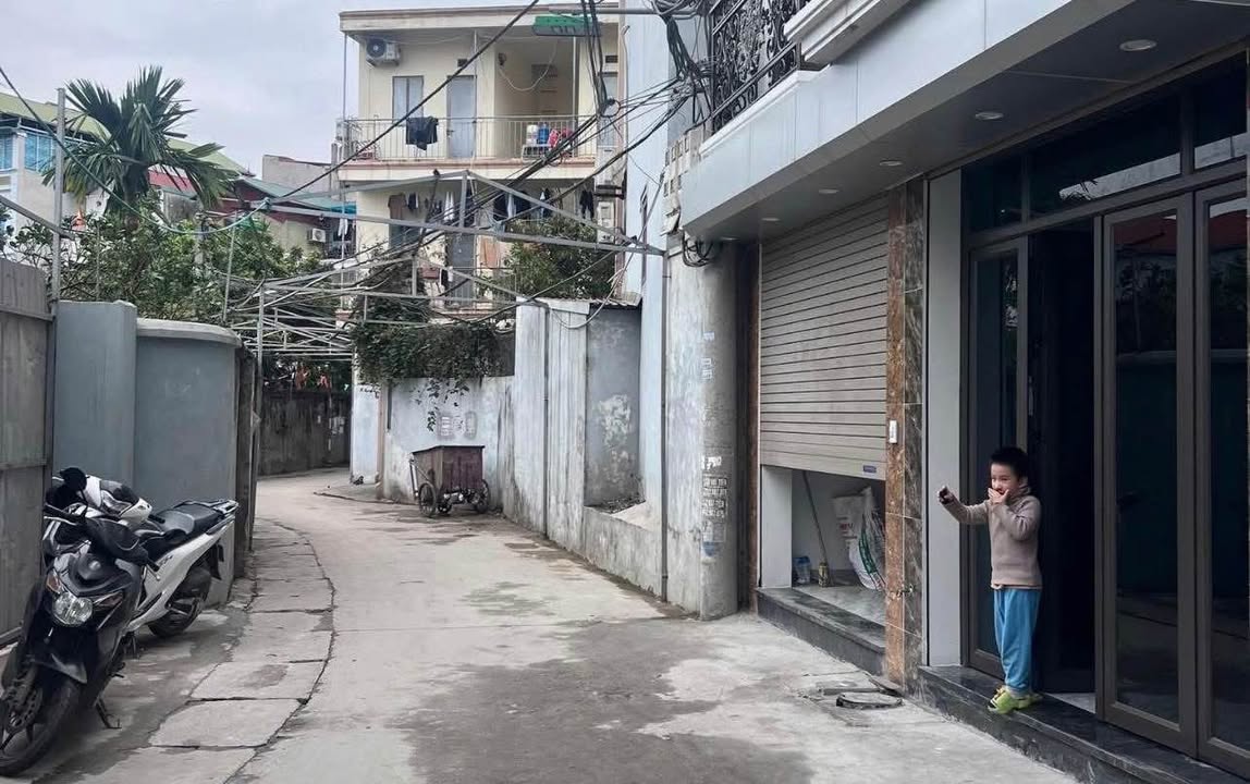 Nhà riêng Cầu Diễn 35m² giá 6 tỷ - Ô tô đỗ cửa, sổ đỏ chính chủ!