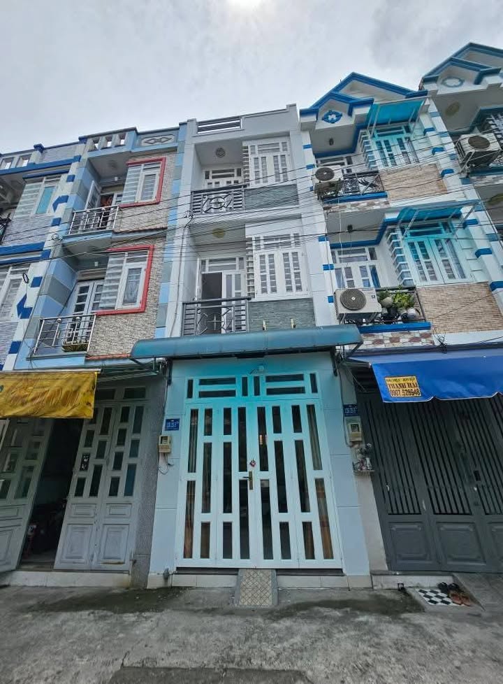 Nhà nhỏ 3 tầng Thới An, Quận 12 - Chỉ 1.65 tỷ, ô tô đỗ cửa!