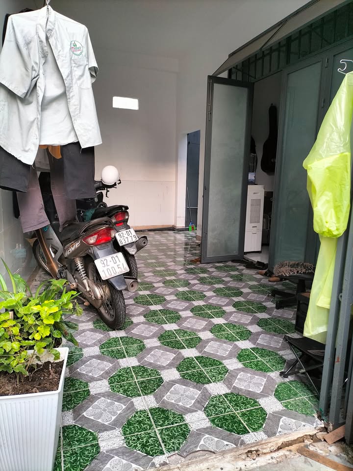 Nhà Kiệt Cù Chính Lan Đà Nẵng 103m² giá 3,75 tỷ - Vị trí trung tâm thuận tiện!