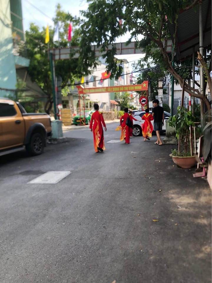 Nhà 3 tầng mặt đường 2 Tháng 9, Hải Châu 128m² giá chỉ 7.x tỷ - Cơ hội đầu tư tuyệt vời!