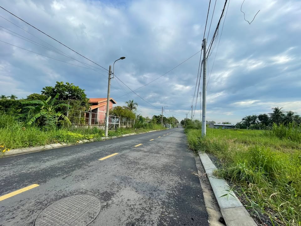 Đất mặt tiền Nhị Bình Hóc Môn 665m² giá chỉ 12.5 tỷ - Cơ hội đầu tư hấp dẫn!