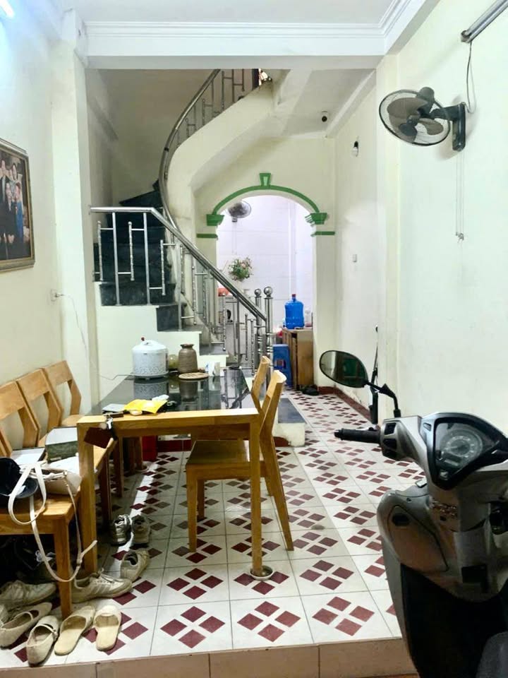 Nhà Phố Khương Trung, Thanh Xuân 30m² giá 6 tỷ - Sổ đỏ chính chủ, đỗ ô tô cửa!