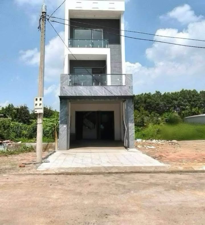 Nhà 3 tầng mặt tiền 5m tại phường Quang Trung, Thái Nguyên - Giá chỉ 5.3 tỷ!