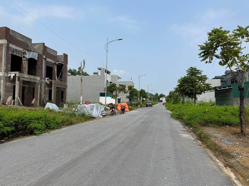 Đất nền Cam Đường Lào Cai 130m² giá 2.525 tỷ - Cắt lỗ ngay hôm nay!