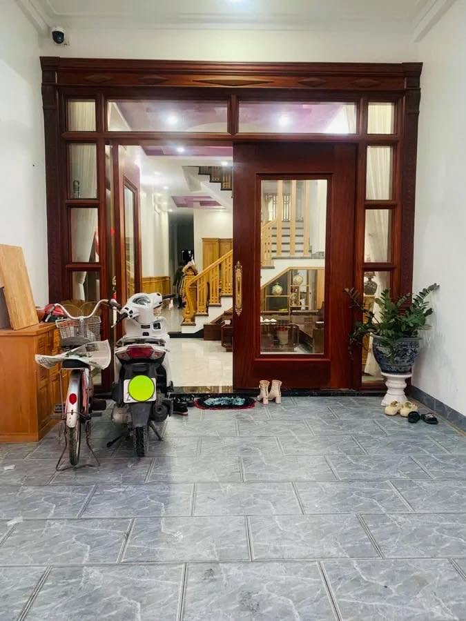 Nhà 2 tầng Quảng Hưng 124m² giá 2 tỷ - Sẵn sàng vào ở ngay!