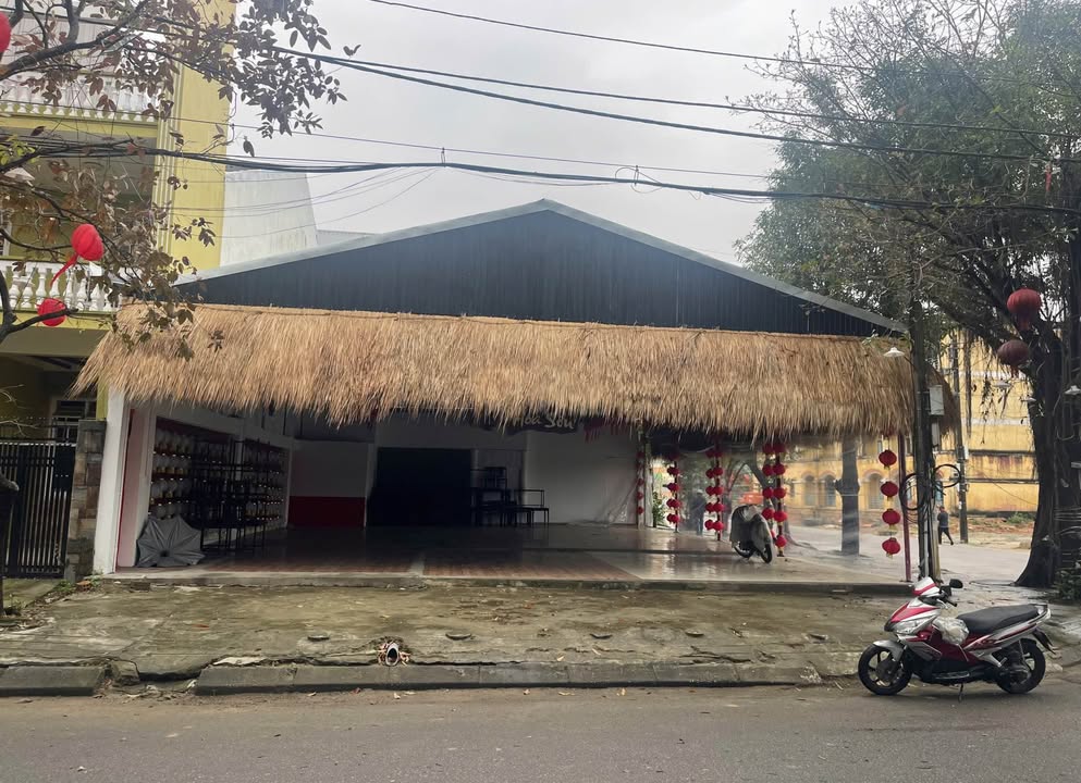 Cho thuê lô góc 246m² Đường Lý Tự Trọng, Huế - Mặt tiền đẹp, vị trí đắc địa!