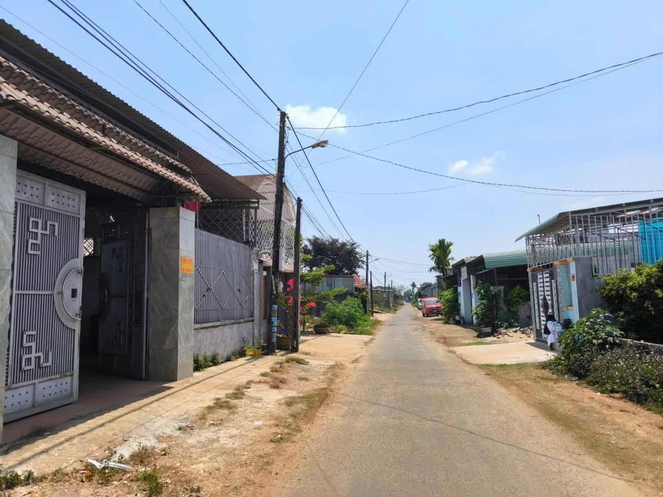 Nhà riêng hẻm 274 Lê Duẩn, Thắng Lợi, Pleiku 350m² giá 3.1 tỷ - Nhà mới, tiện nghi đầy đủ!