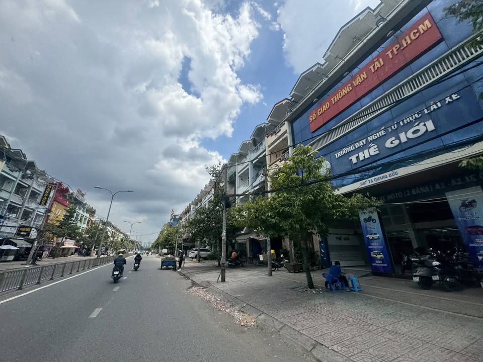 Nhà 5 tầng Quốc Lộ 50, Quận 8, 50.4m² giá 9.5 tỷ - Cơ hội đầu tư sinh lời!