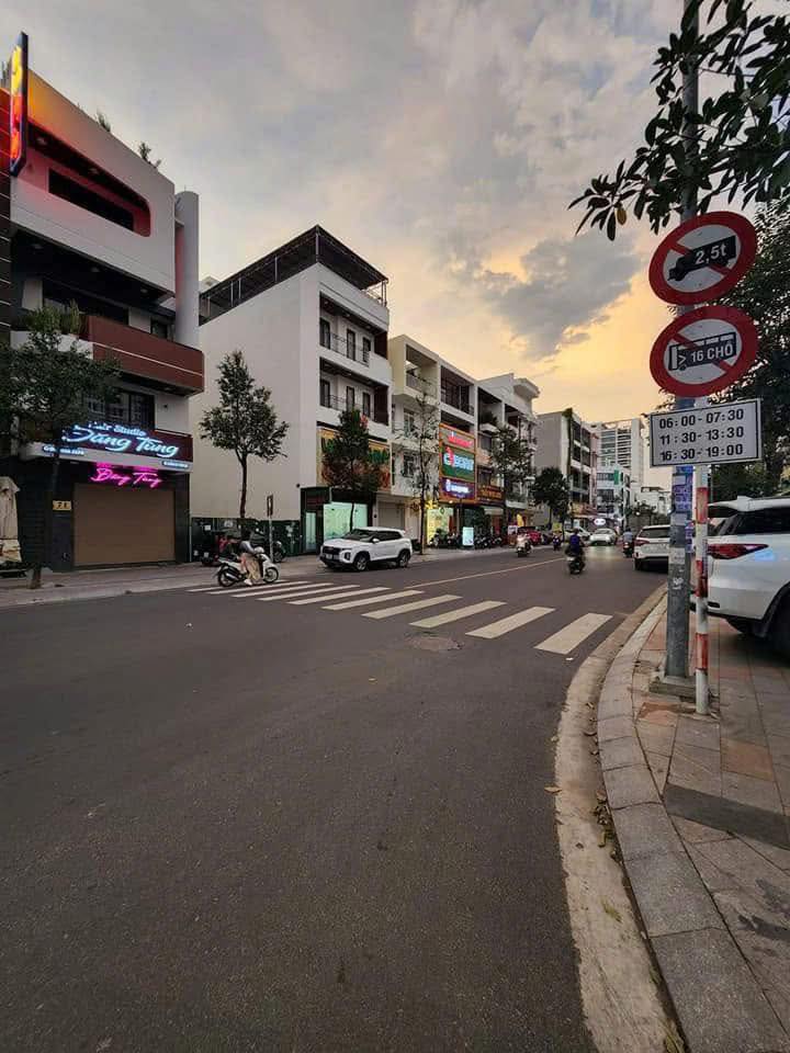 Bán nhà mặt đường Thích Quảng Đức, Nha Trang 130m² giá 25.8 tỷ - Kinh doanh sầm uất!