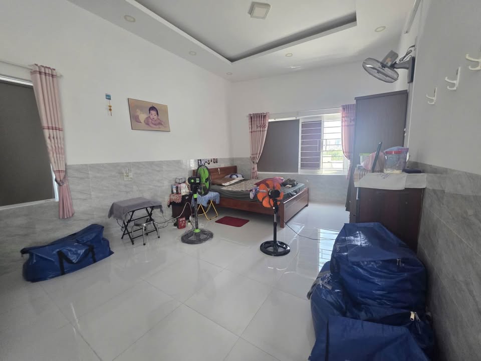 Nhà 2 tầng Hẻm 2 xe máy đường Hương Lộ Ngọc Hiệp 81.8m² giá 3.6 tỷ - An ninh, thoáng mát!