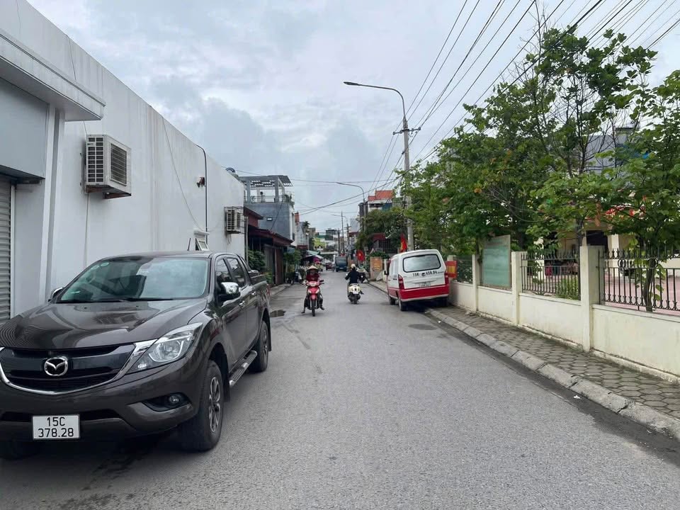 Đất nền mặt đường trục chợ Đồn Riêng, Hải Thành 79.5m² - Giá chỉ 2.6 tỷ VND!