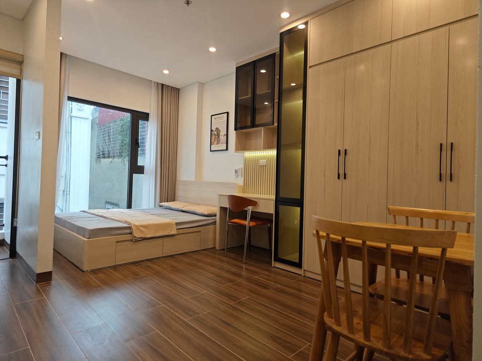 Cho thuê CCMN VIP Lạc Long Quân 30m² - Nhà mới đầy đủ tiện nghi!