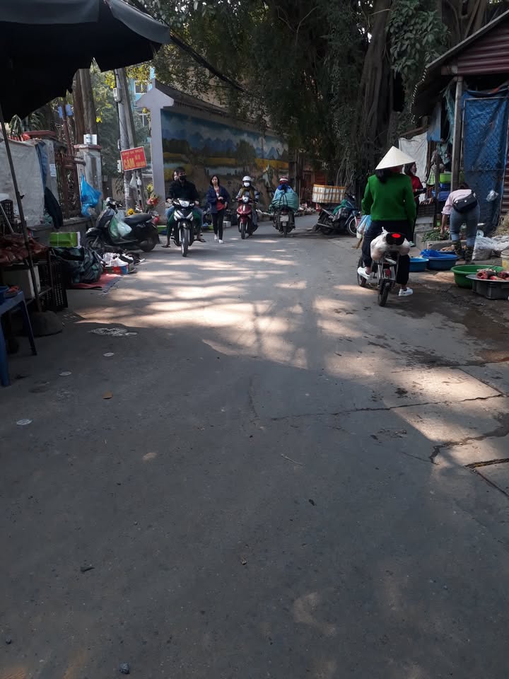 Bán FrontHouse Tân Mai 43m² giá 13.9 tỷ - Mặt chợ, kinh doanh đỉnh!