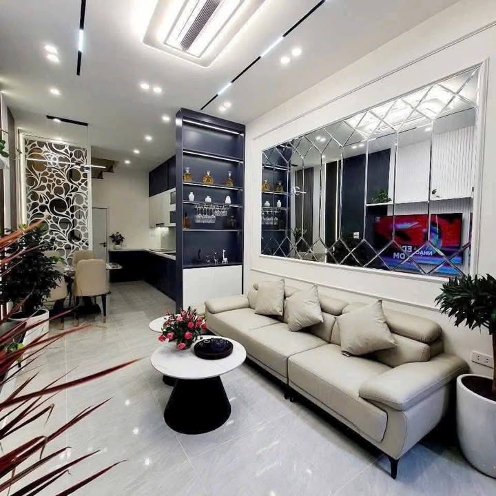 Nhà riêng Văn Trì 32m² giá 6.x tỷ - Sát mặt phố, ngõ thông thoáng!