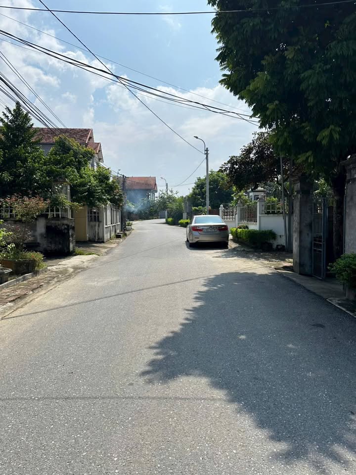 Đất nền Lập Thạch 200m² giá 2.1 tỷ - Vị trí đắc địa gần cao tốc!