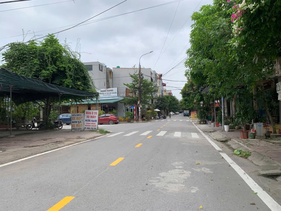 Đất mặt đường Lương Đình Của, Hưng Yên 97m² giá 7 tỷ - Vị trí đắc địa, dân cư đông đúc!