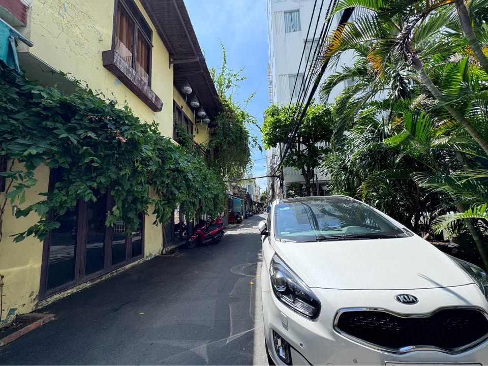 Nhà 3 Tầng Ô Tô Đường Ông Ích Khiêm 145m² giá 6 tỷ - Gần biển Đà Nẵng!