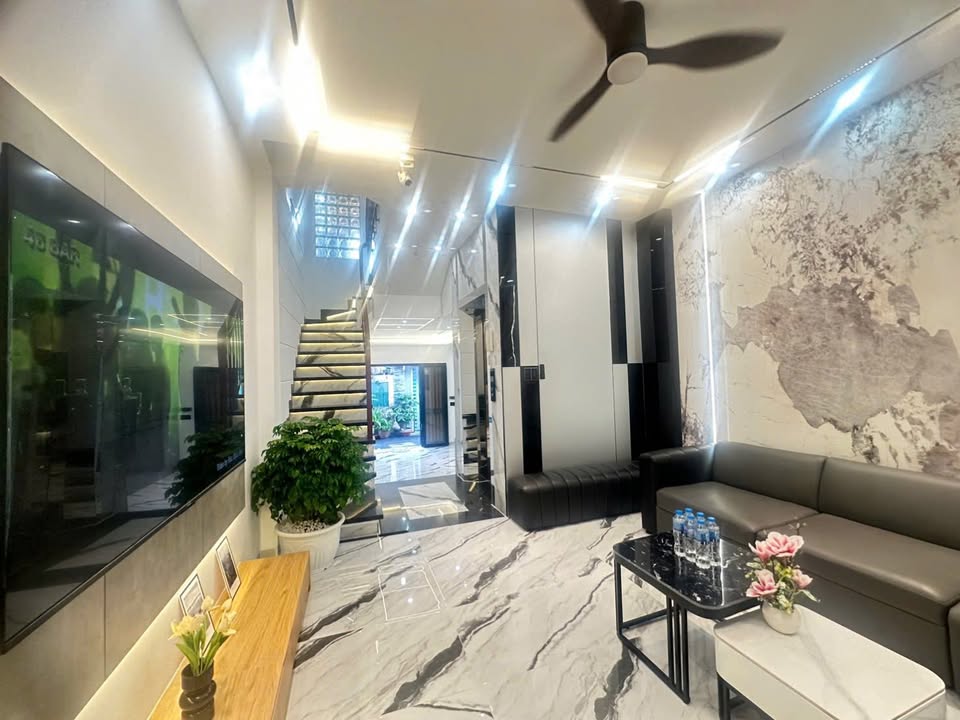 Nhà Gò Vấp 56.1m² giá 7.98 tỷ - Có thang máy, nội thất đầy đủ!
