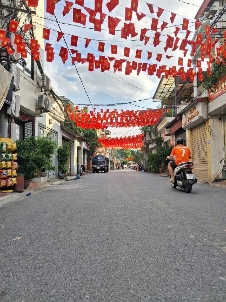 Bán nhà mặt phố Thanh Am Long Biên 118m² giá 18.5 tỷ - Đầu tư sinh lời ngay!