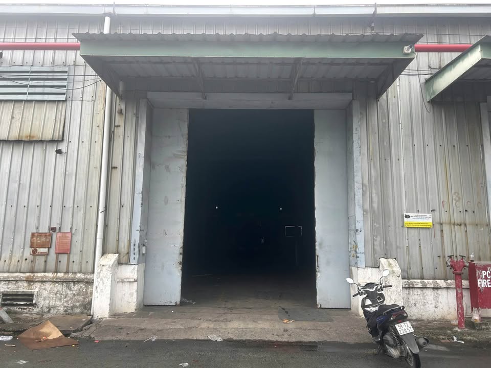 Kho cho thuê tại Tổng Kho Sóng Thần 835m² giá 83.5 triệu - Gần các tuyến giao thông chính!