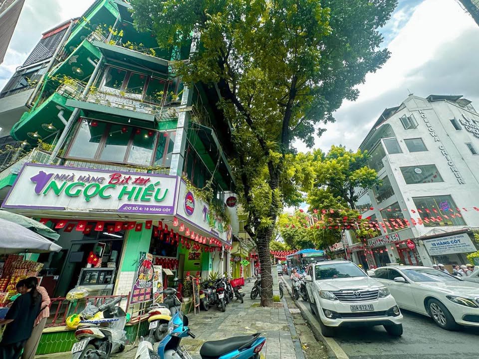 Nhà lô góc 2 mặt phố Hàng Cót, 50m² giá thỏa thuận - Kinh doanh đỉnh cao!