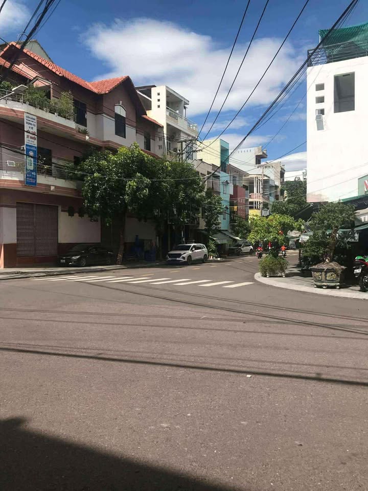 Nhà mặt tiền 2 tầng Trần Hưng Đạo, Quy Nhơn 64m² giá 5.9 tỷ - Gần chợ Đầm, trường học!