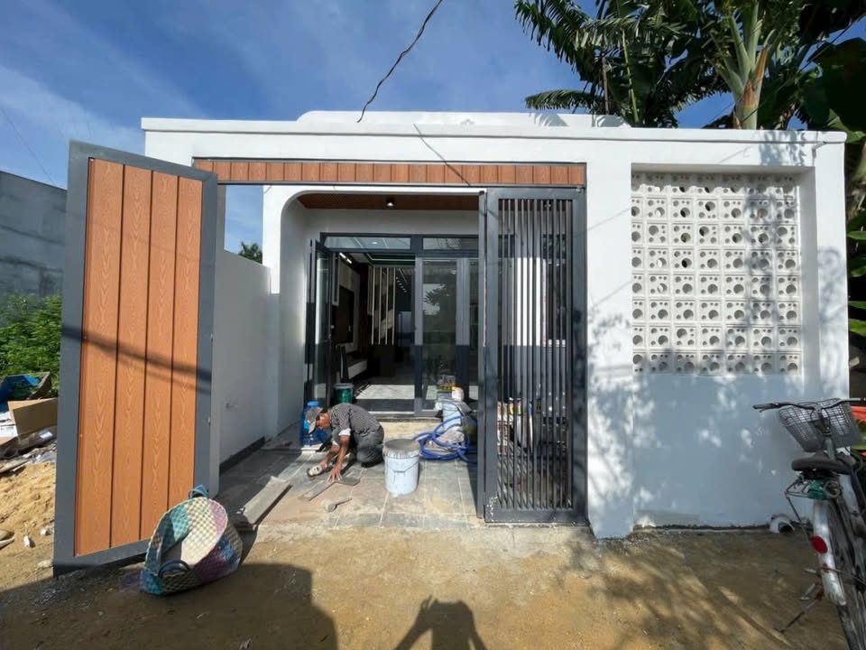 Nhà mới xây 2 phòng ngủ tại Mỹ Hạnh Nam 100m² giá 1.95 tỷ - Gần chợ và trường học!