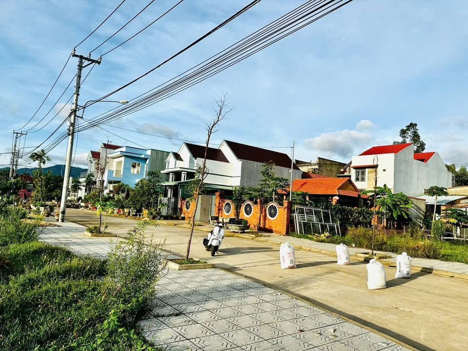 Đất nền lô góc Đường Trương Văn Hiến, Tây Sơn, 218m² - Giá chỉ 1.4 tỷ!