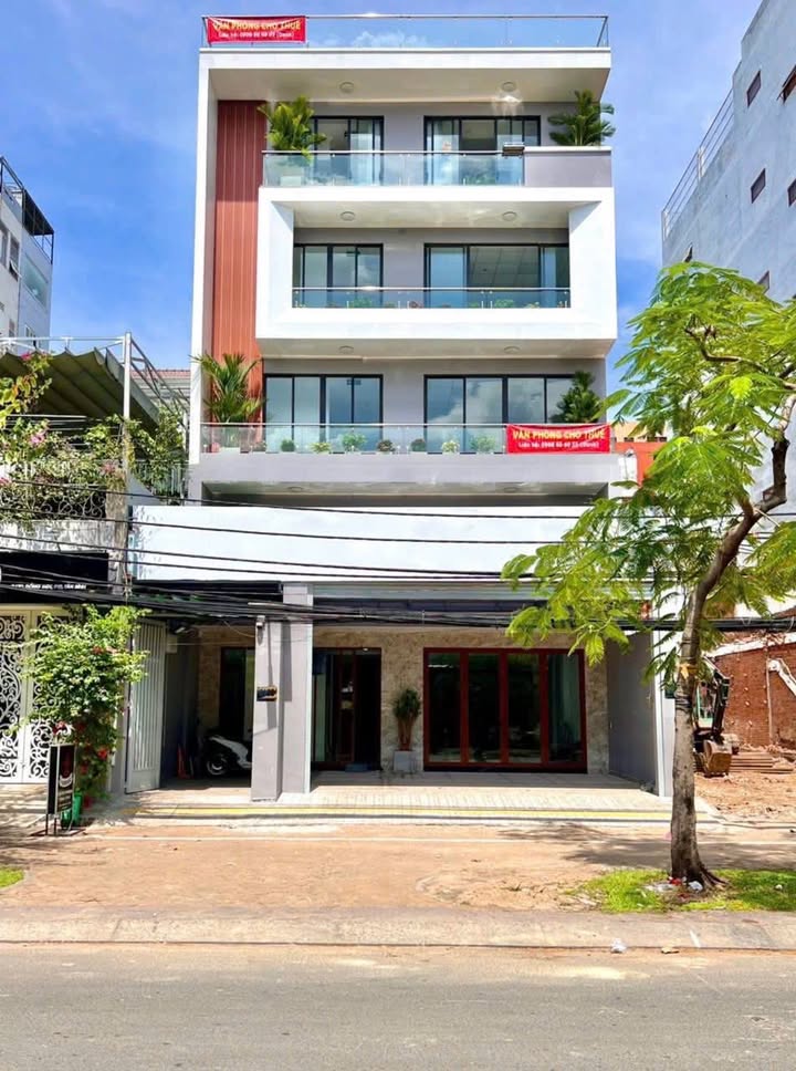 Cho thuê mặt bằng trệt đường Đồng Đen, quận Tân Bình, 200m² - Trang thiết bị mới 100%!
