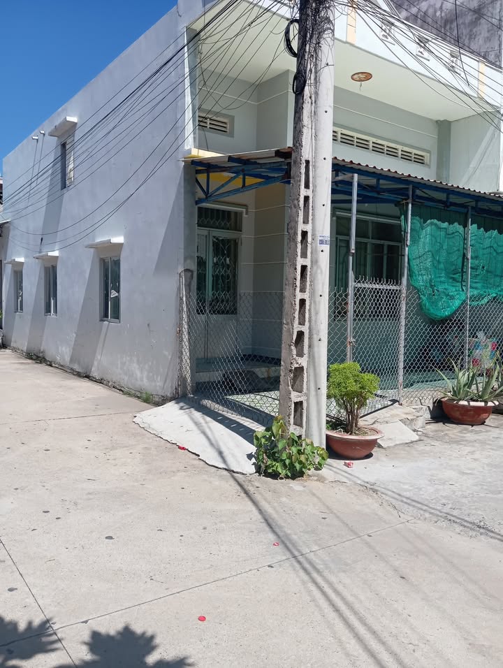 Nhà cấp 4 cho thuê tại phường 9 Tuy Hòa 96m² giá 3 triệu - Gác lửng tiện nghi!