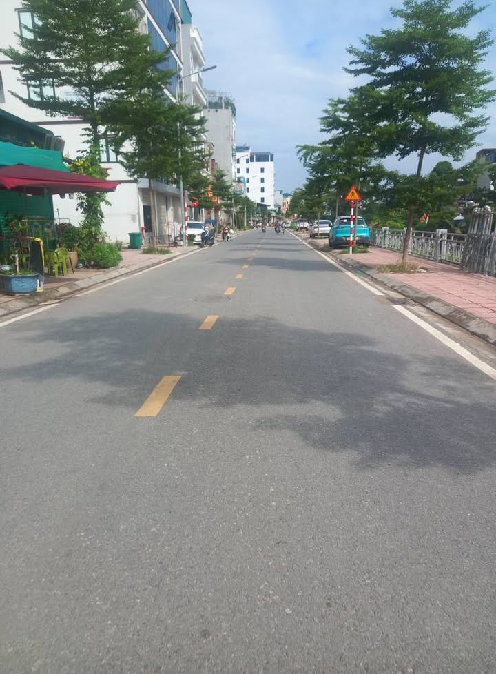 Cho thuê tòa nhà văn phòng góc 75m² tại Thanh Trì - Giá 22 triệu/tháng