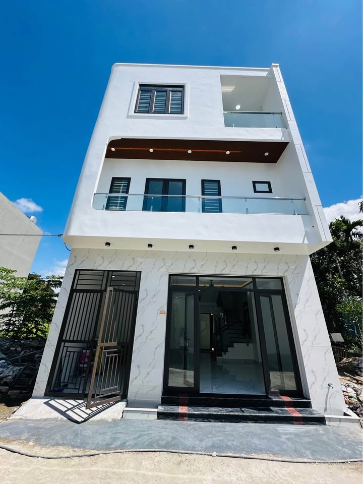 Nhà độc lập 3 tầng 60m² tại Thành Công, An Dương - Ô tô đỗ cửa, chỉ 2.05 tỷ!