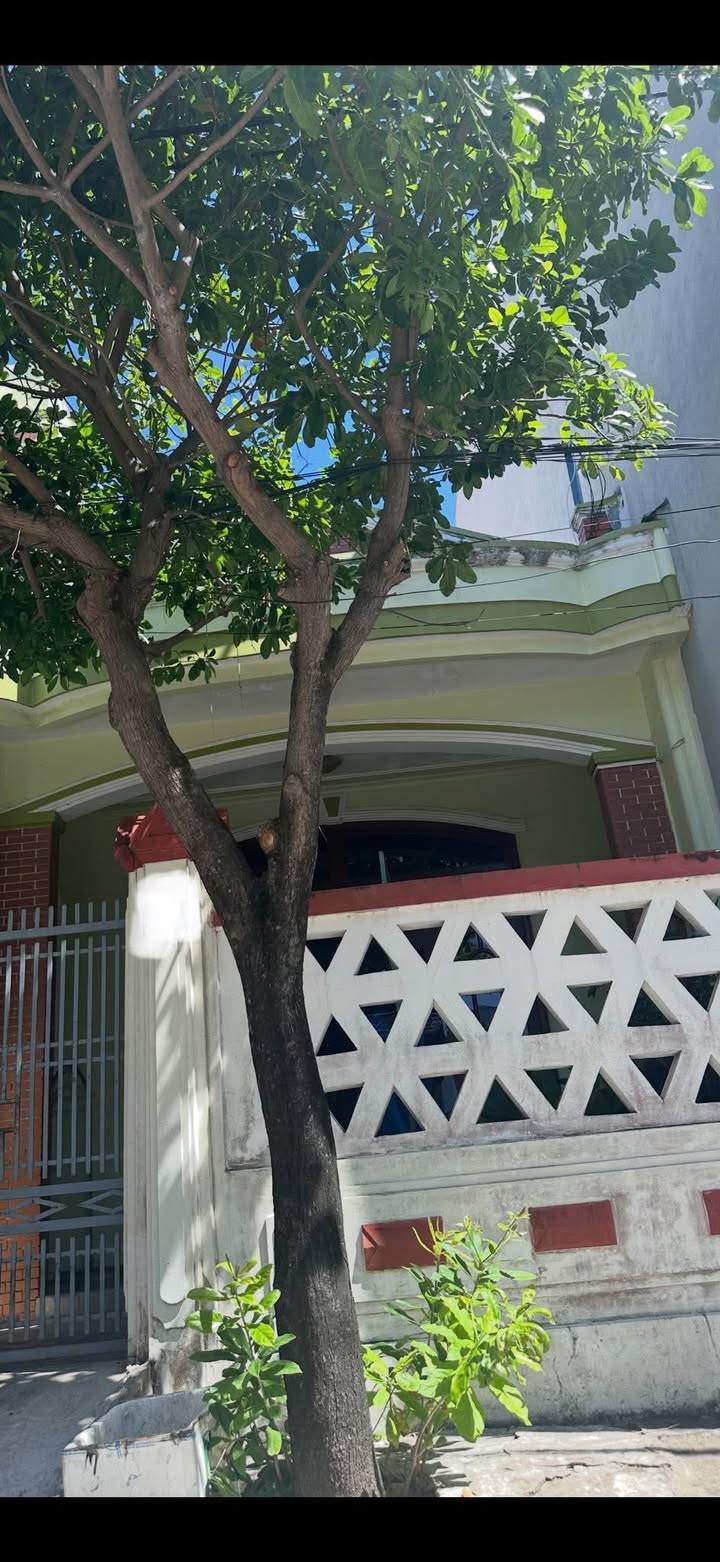 Nhà riêng Điện Biên Phủ Tuy Hòa 100m² giá 4 tỷ - Đường ô tô rộng rãi!