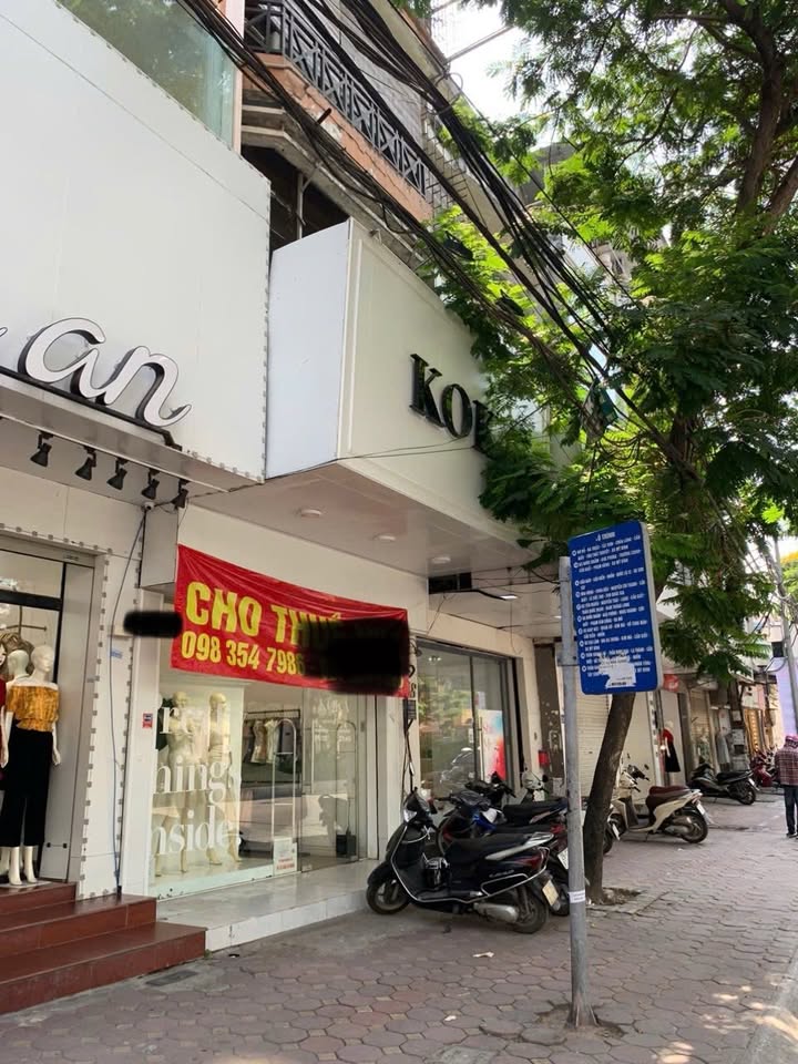 Cửa hàng mặt phố Cầu Giấy 45m² - Địa điểm lý tưởng cho kinh doanh thời trang!