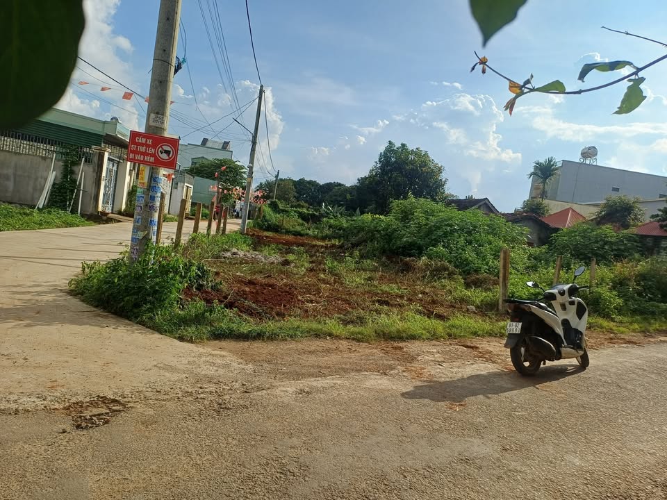 Đất nền Hẻm 94 Âu Cơ, Pleiku 337.5m² - Giá chỉ 2.3 tỷ VND!