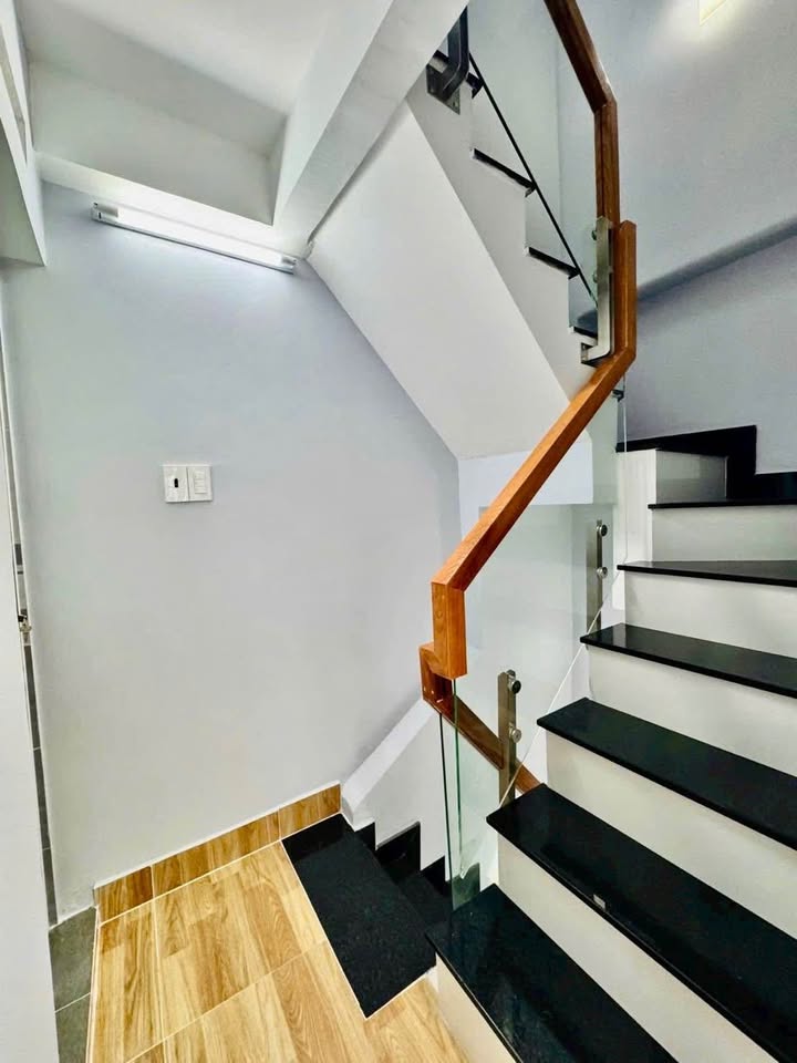 Nhà đẹp quận 10, đường Tô Hiến Thành, 21m² giá 5.79 tỷ - Vào ở ngay!