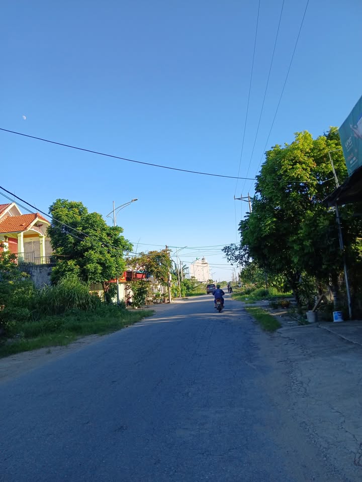 Đất nền Chấn Hưng Vĩnh Tường 120m² - Sổ đỏ chính chủ, giá thỏa thuận!