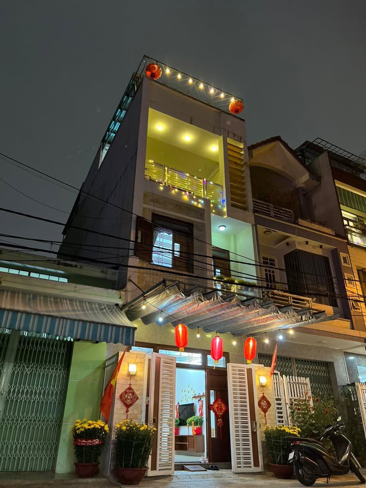 Nhà nguyên tầng Hòa Cường, Hải Châu 250m² giá 15 triệu - Phù hợp cho kinh doanh, dạy học!