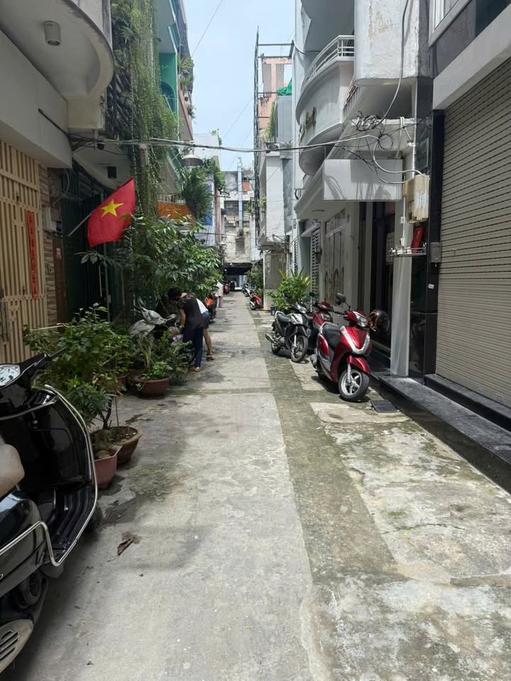 Nhà riêng trung tâm Q3 31m² giá 6.9 tỷ - Khu an ninh, dân trí cao!