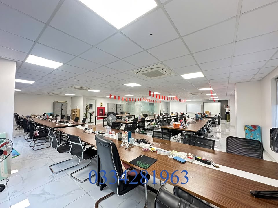 Văn phòng cho thuê full nội thất 90m² tại Duy Tân, Cầu Giấy - Sẵn sàng làm việc ngay!