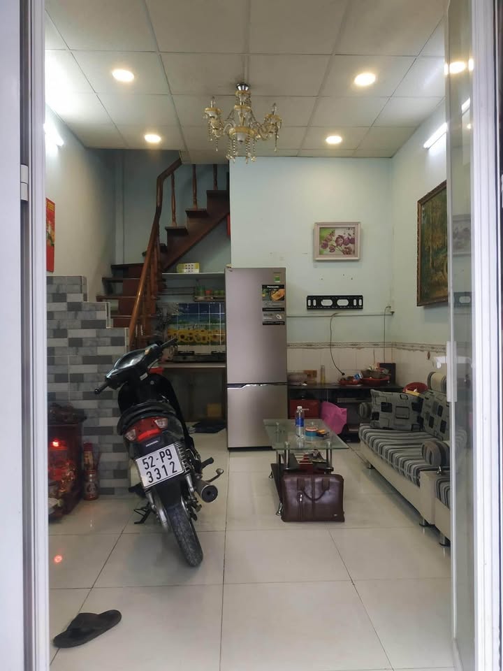 Nhà nhỏ xinh đường Hoàng Xuân Nhị, Tân Bình 21m² chỉ 2.7 tỷ - Cơ hội hiếm có!